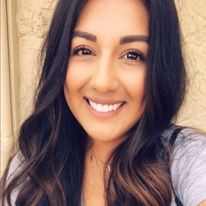 Meet your Posher, Egla